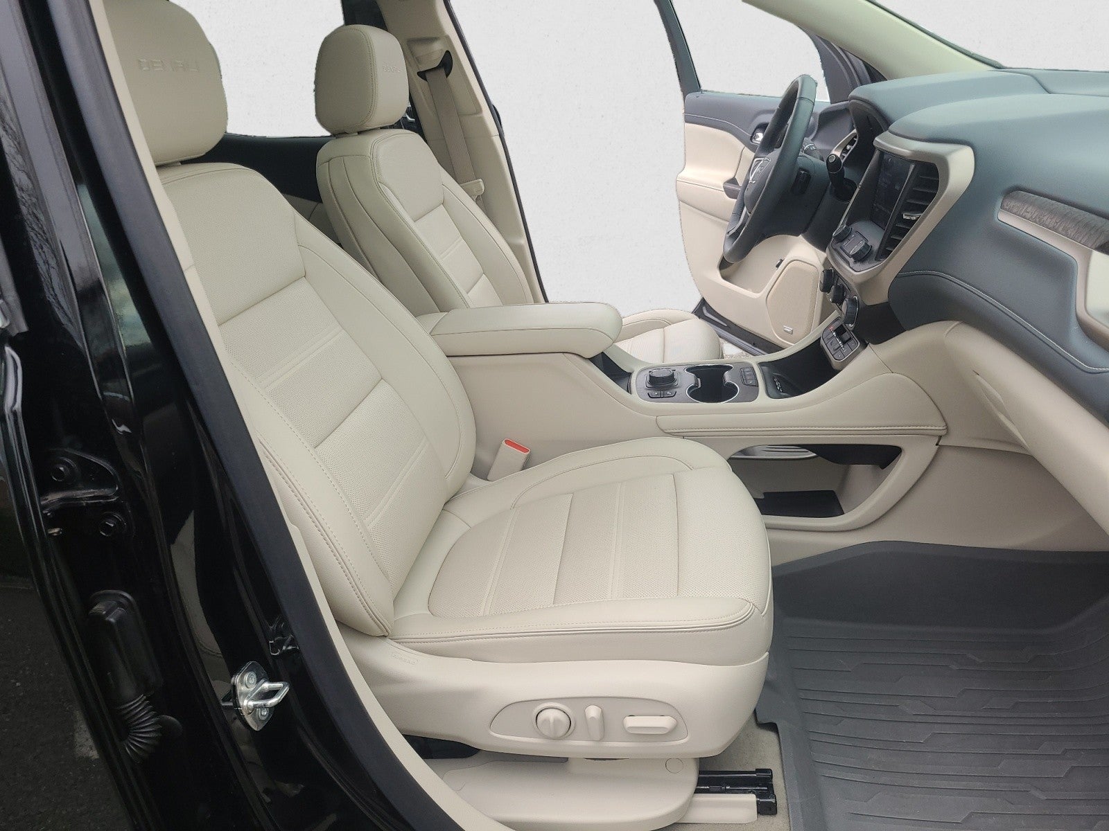 2023 GMC Acadia Denali AWD | Pano