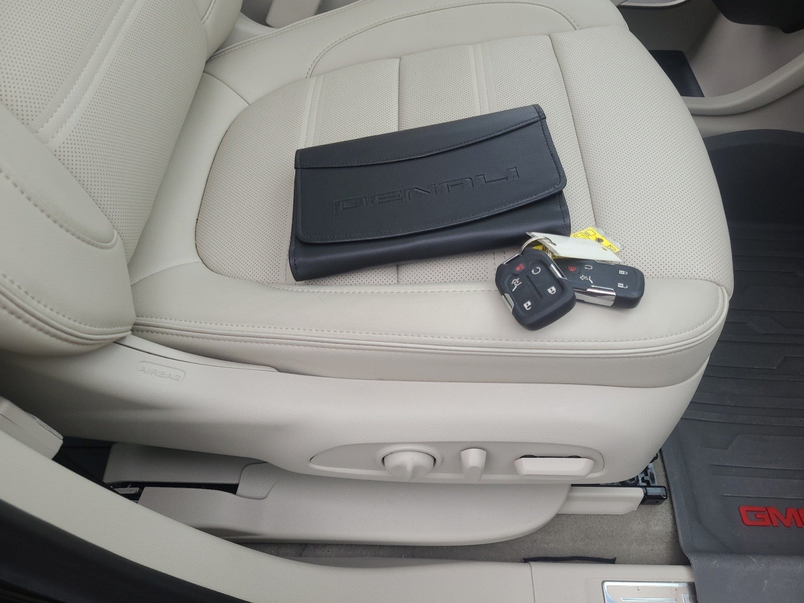 2023 GMC Acadia Denali AWD | Pano