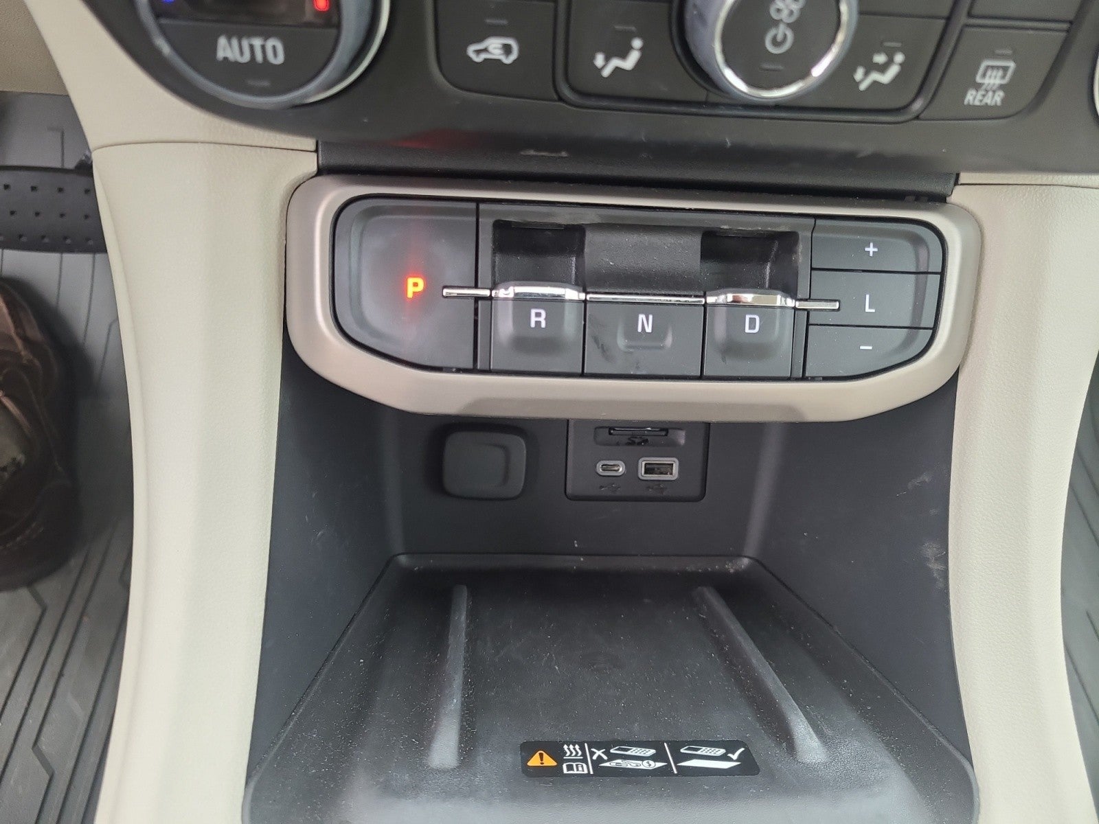 2023 GMC Acadia Denali AWD | Pano