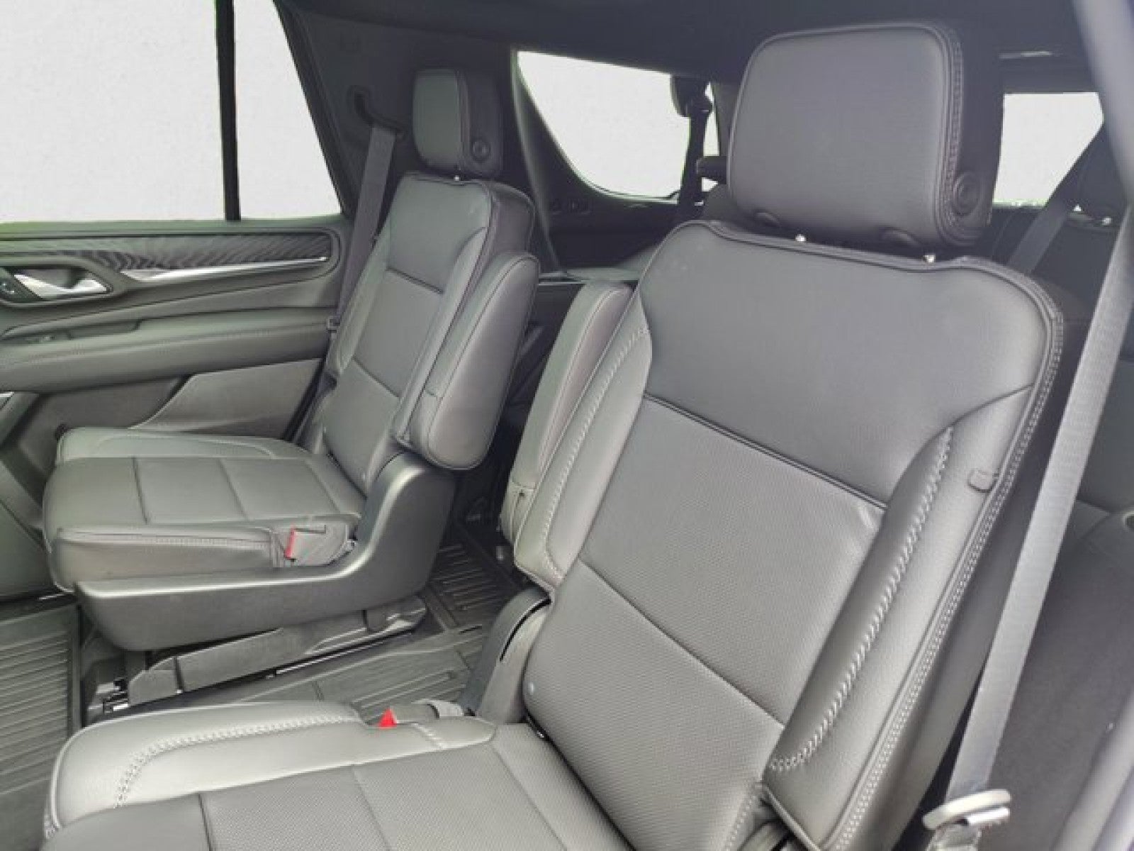 2023 GMC Yukon Denali 4x4 | 1 Owner, Only 4,000 Miles! Rear Seat Media System