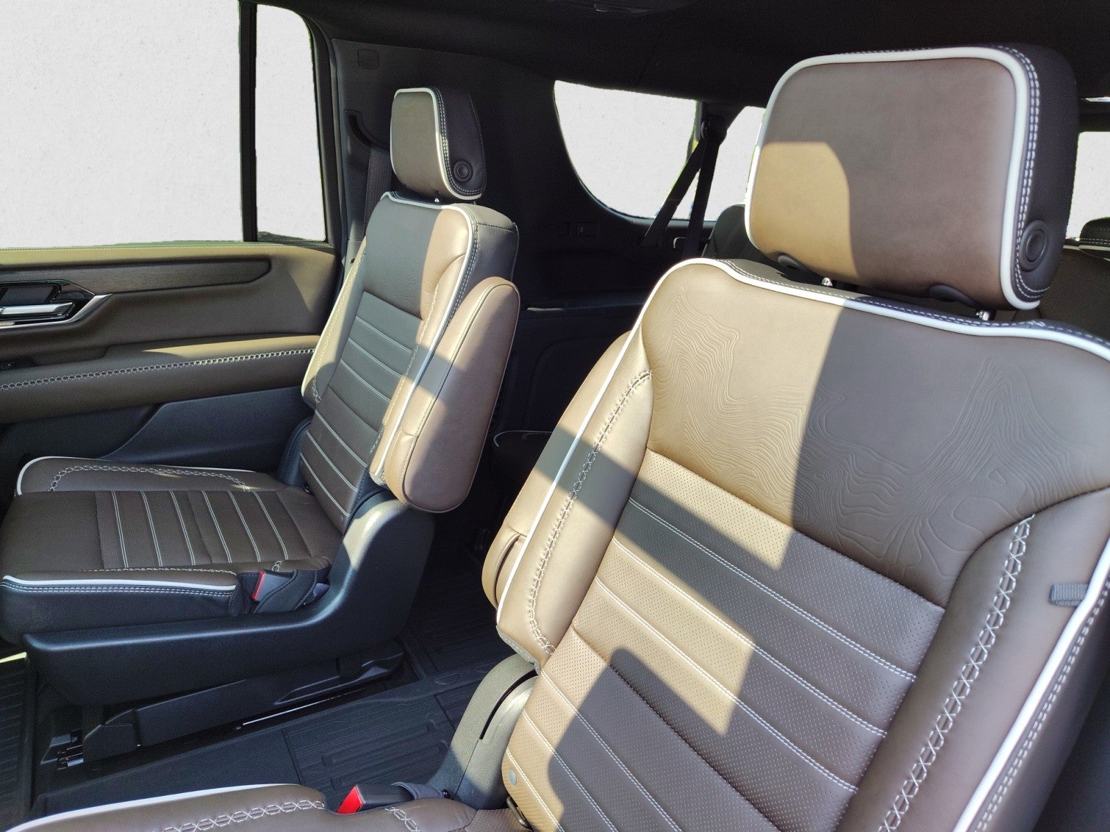 2026 GMC Yukon XL Denali Ultimate 4WD | Nightvision
