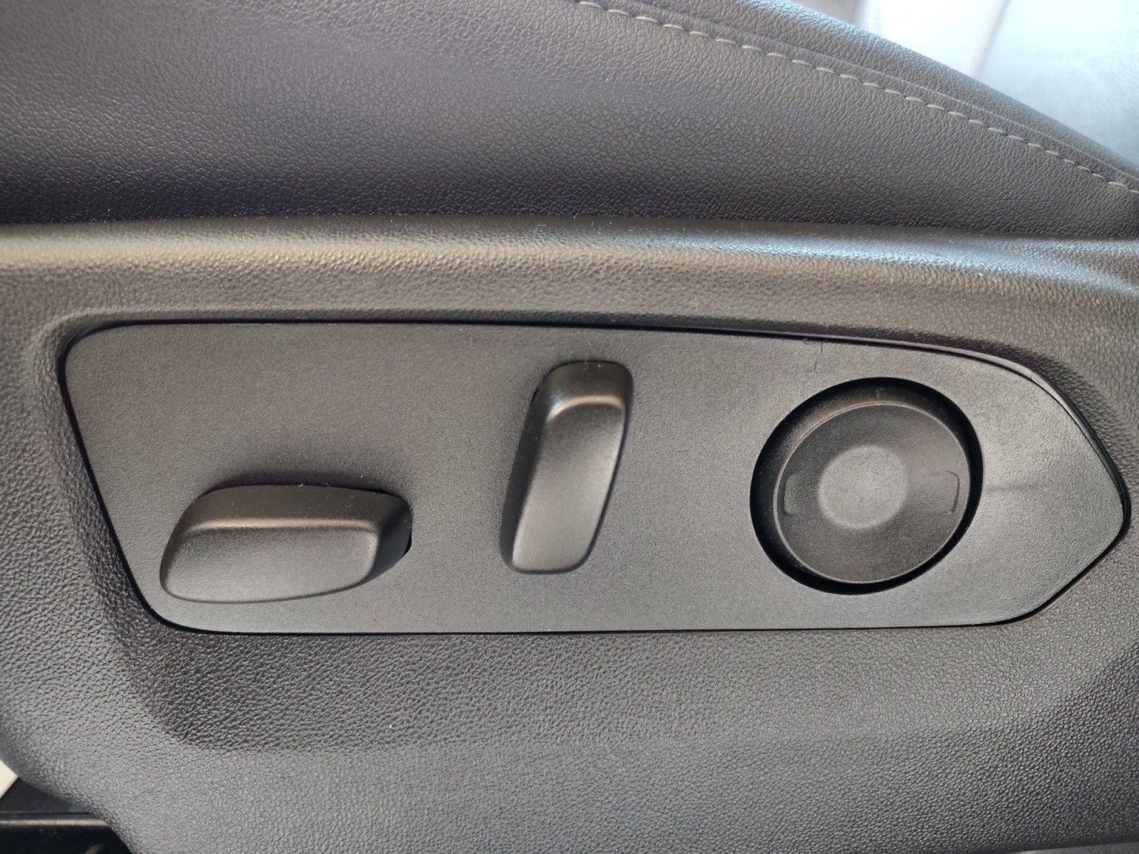 2023 Chevrolet Suburban LT | Signature, pano, bucket seats