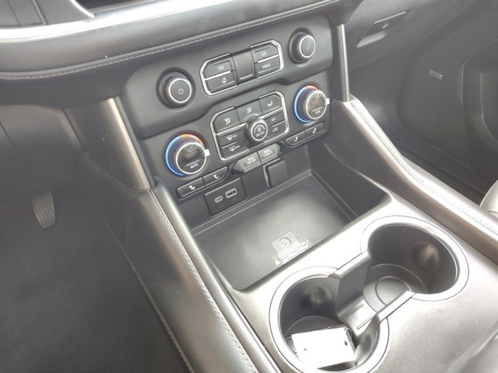 2023 Chevrolet Suburban LT | Signature, pano, bucket seats