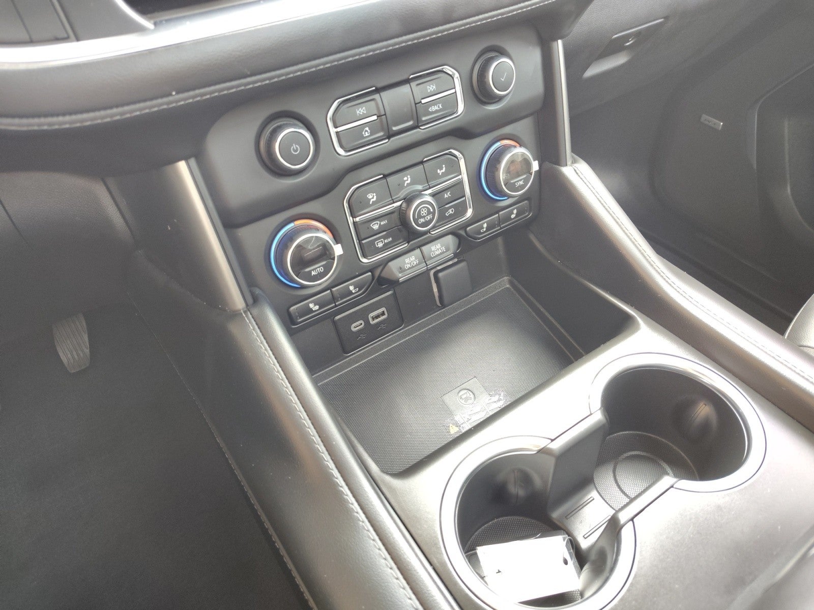 2023 Chevrolet Suburban LT | Signature, pano, bucket seats