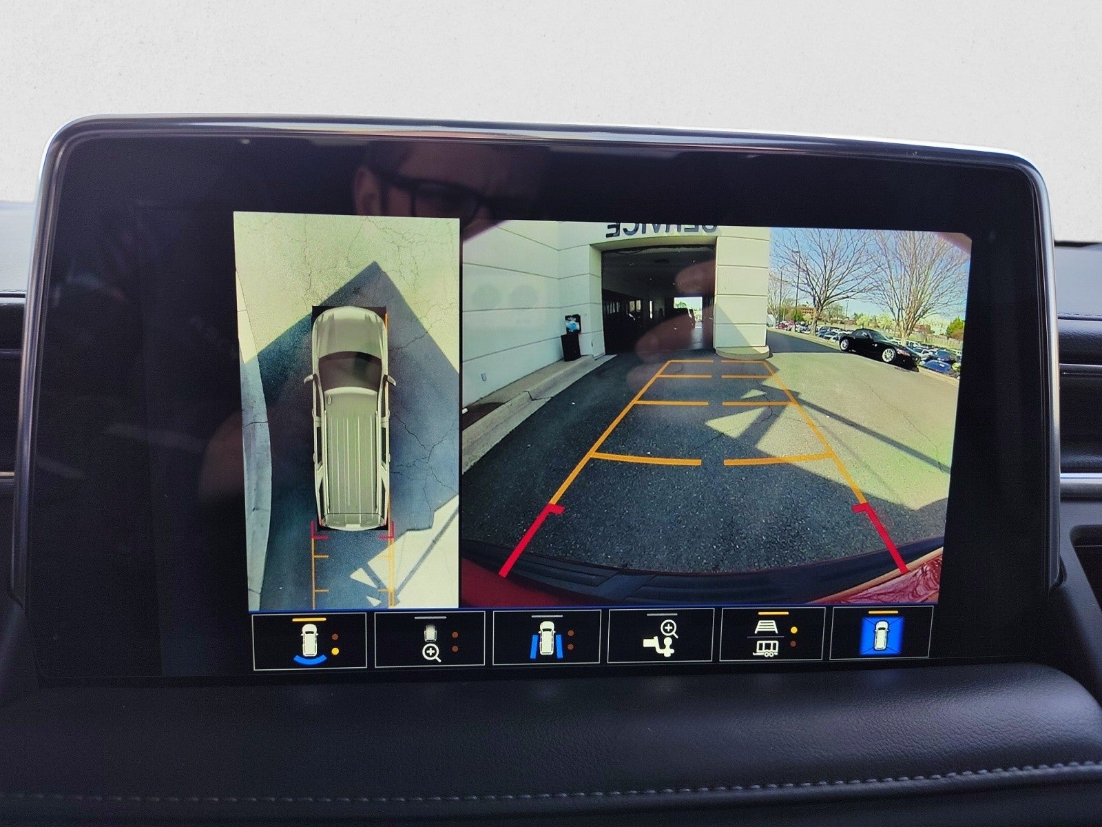 2023 Chevrolet Suburban LT | Signature, pano, bucket seats