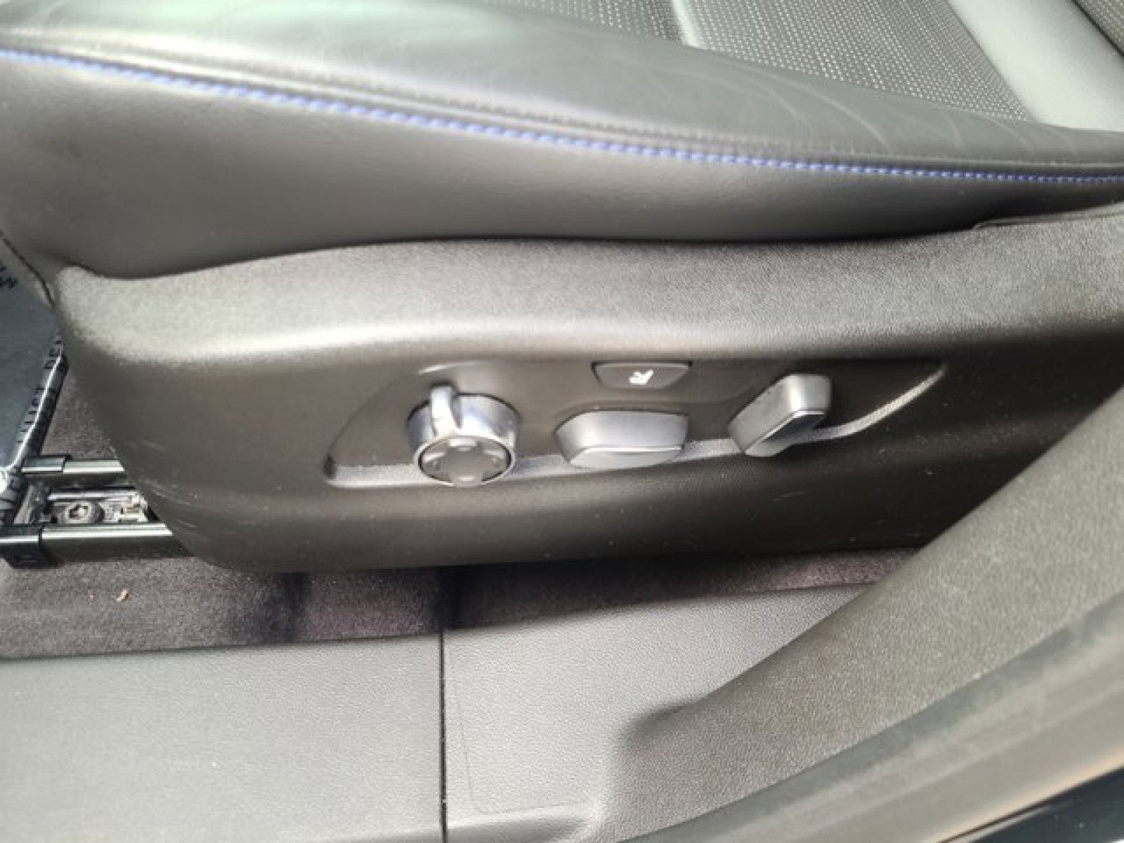 2024 Cadillac XT4 AWD Sport | Sunroof