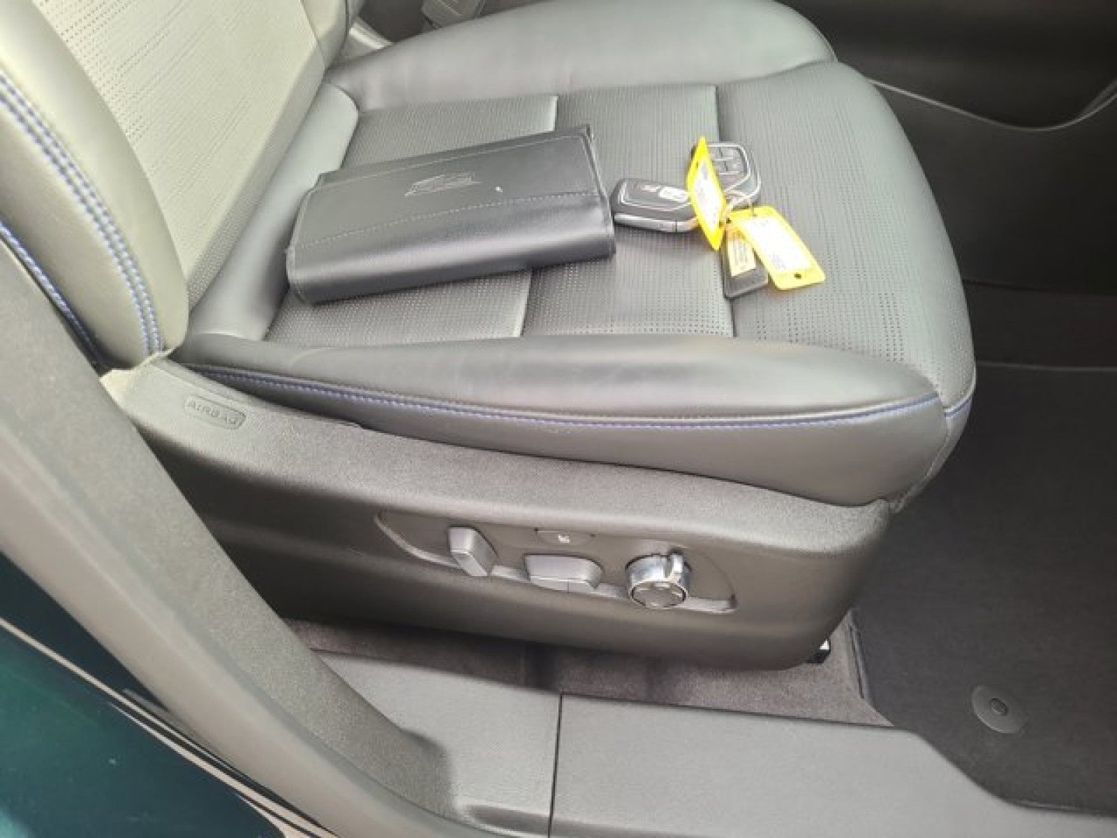 2024 Cadillac XT4 AWD Sport | Sunroof