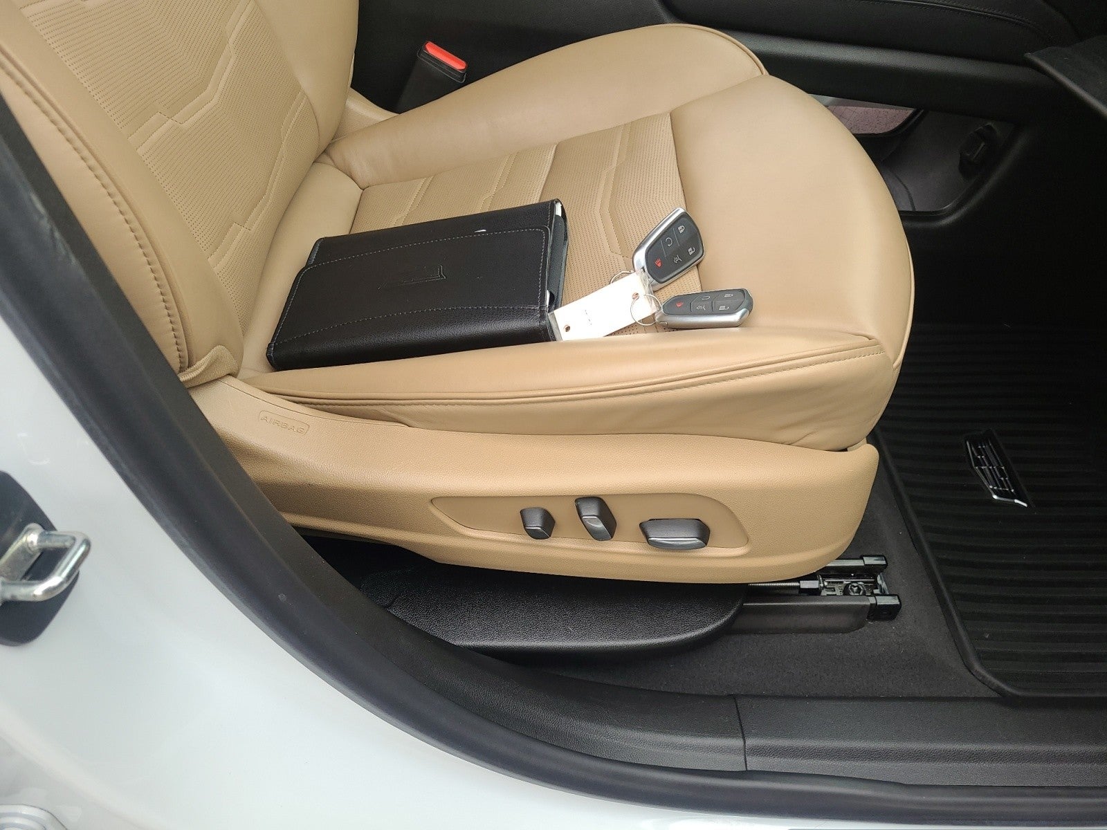 2023 Cadillac XT6 FWD Premium Luxury, Platinum, tech, driver assist