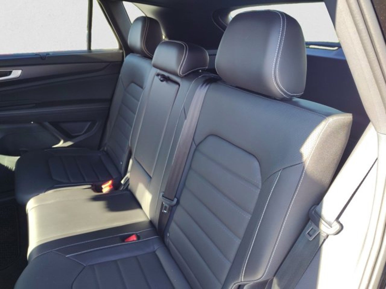 2024 Volkswagen Atlas Cross Sport 2.0T SEL R-Line 4Motion