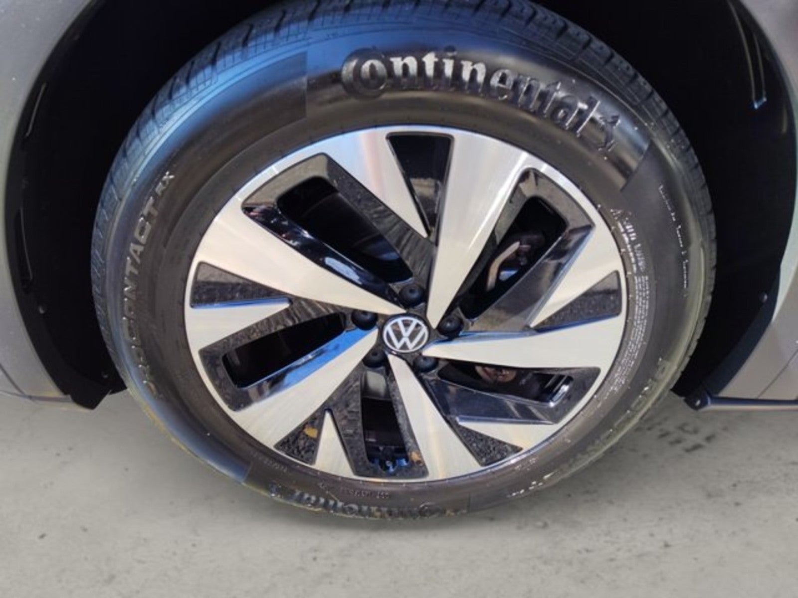 2023 Volkswagen ID.4 Pro