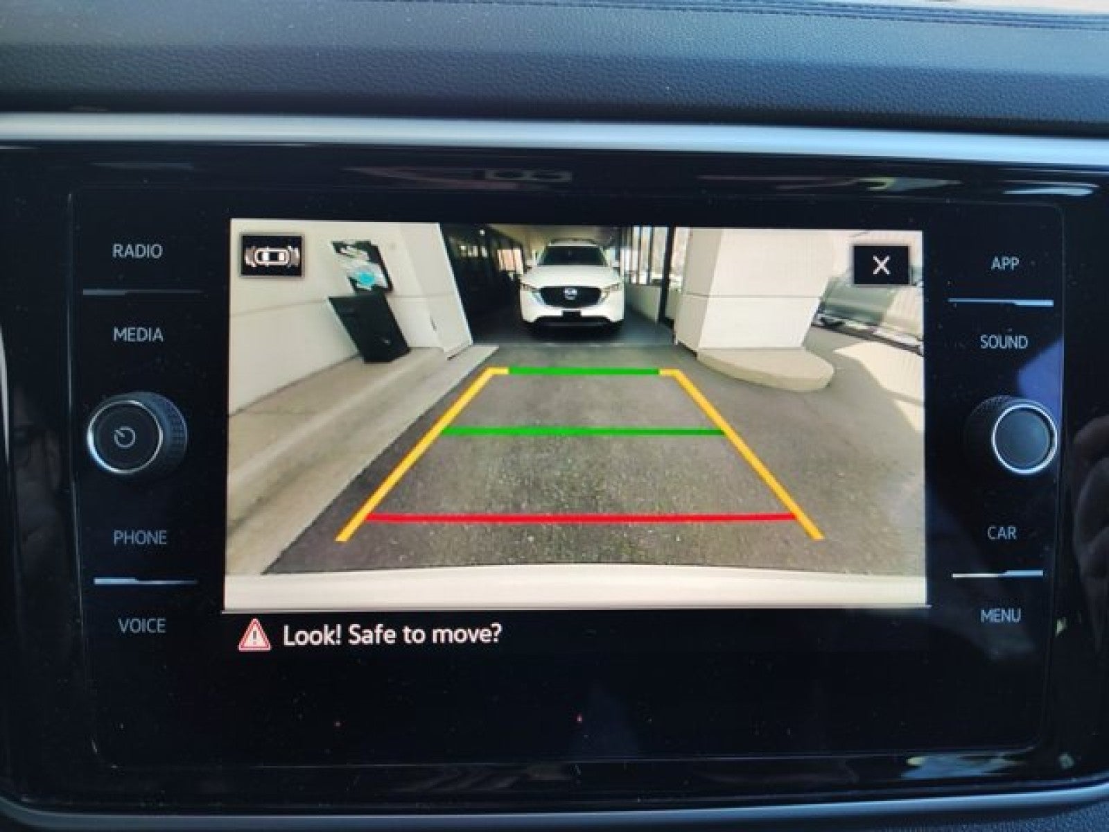 2023 Volkswagen Atlas Cross Sport 3.6L V6 SE w/Technology 4Motion