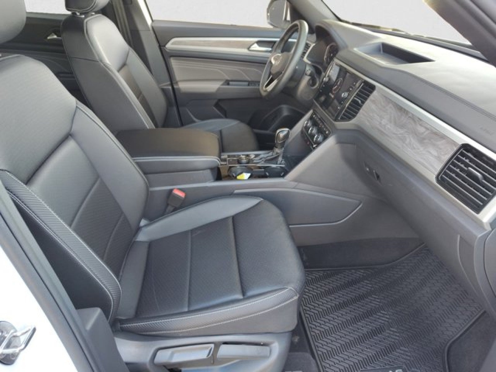 2023 Volkswagen Atlas Cross Sport 3.6L V6 SE w/Technology 4Motion