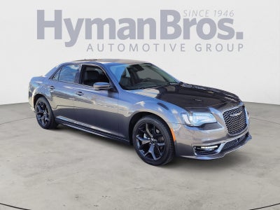 2023 Chrysler 300 Touring L