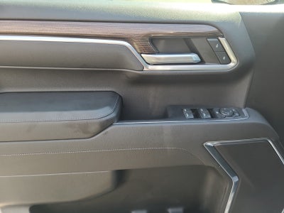 2022 Chevrolet Silverado 1500 4WD Crew Cab RST | Z71, 20 Black Wheels