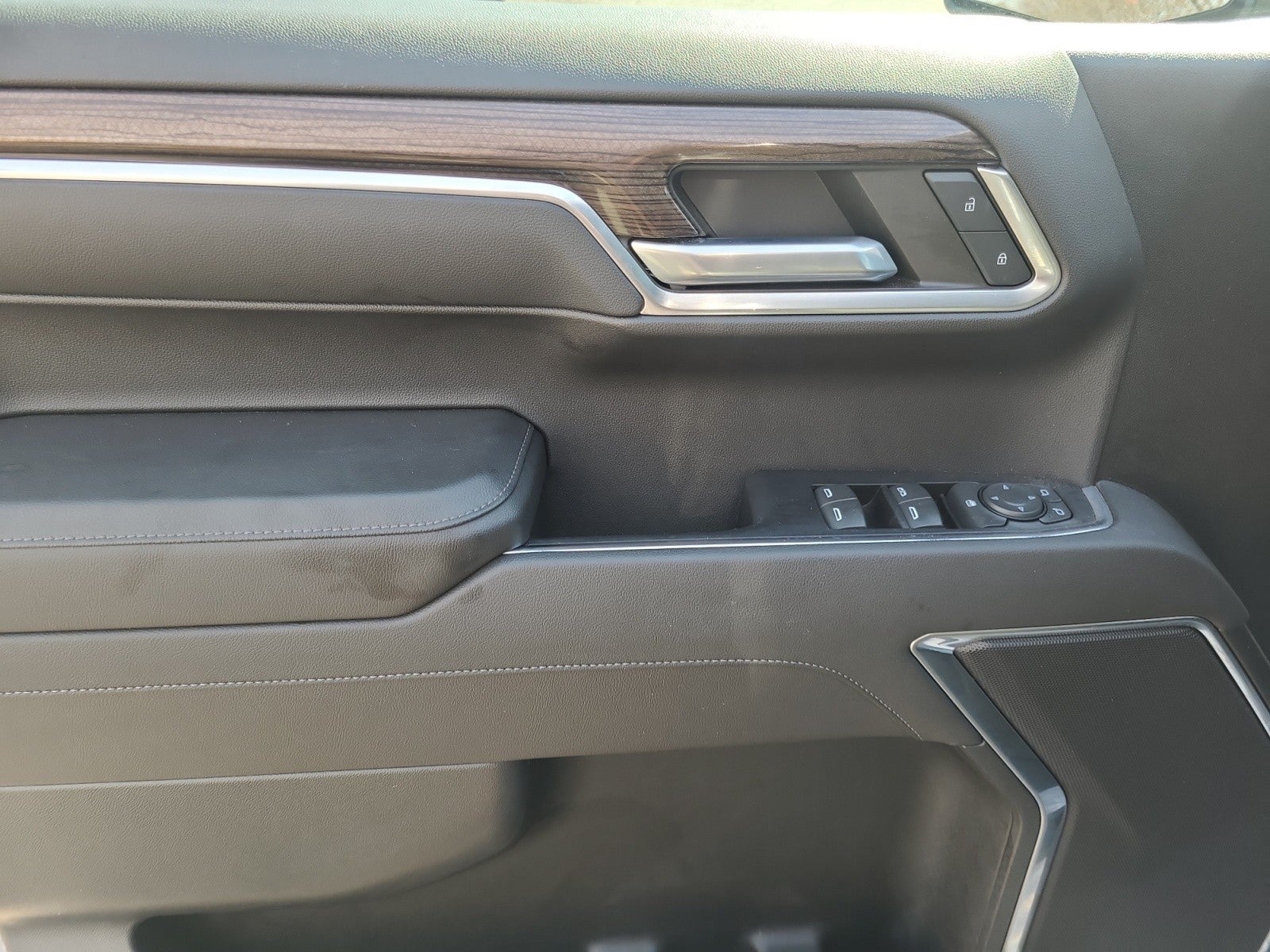 2022 Chevrolet Silverado 1500 4WD Crew Cab RST | Z71, 20 Black Wheels