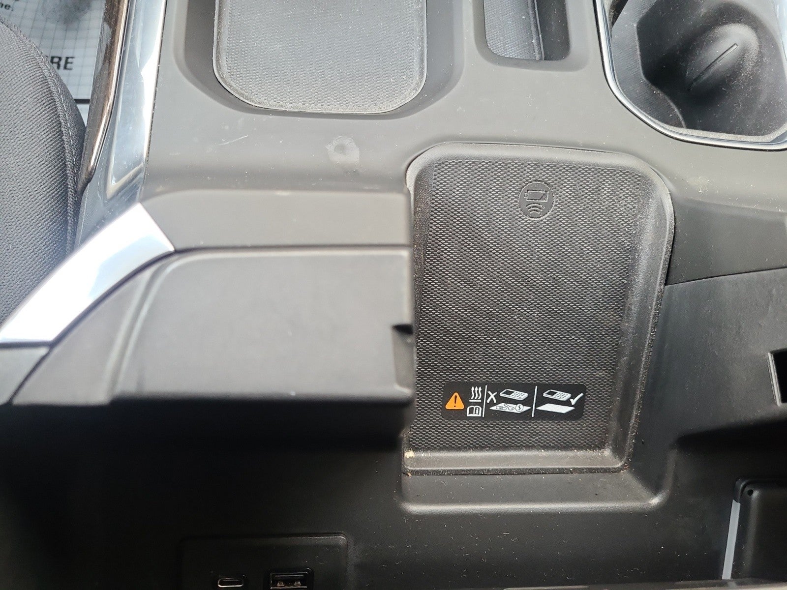 2022 Chevrolet Silverado 1500 4WD Crew Cab RST | Z71, 20 Black Wheels