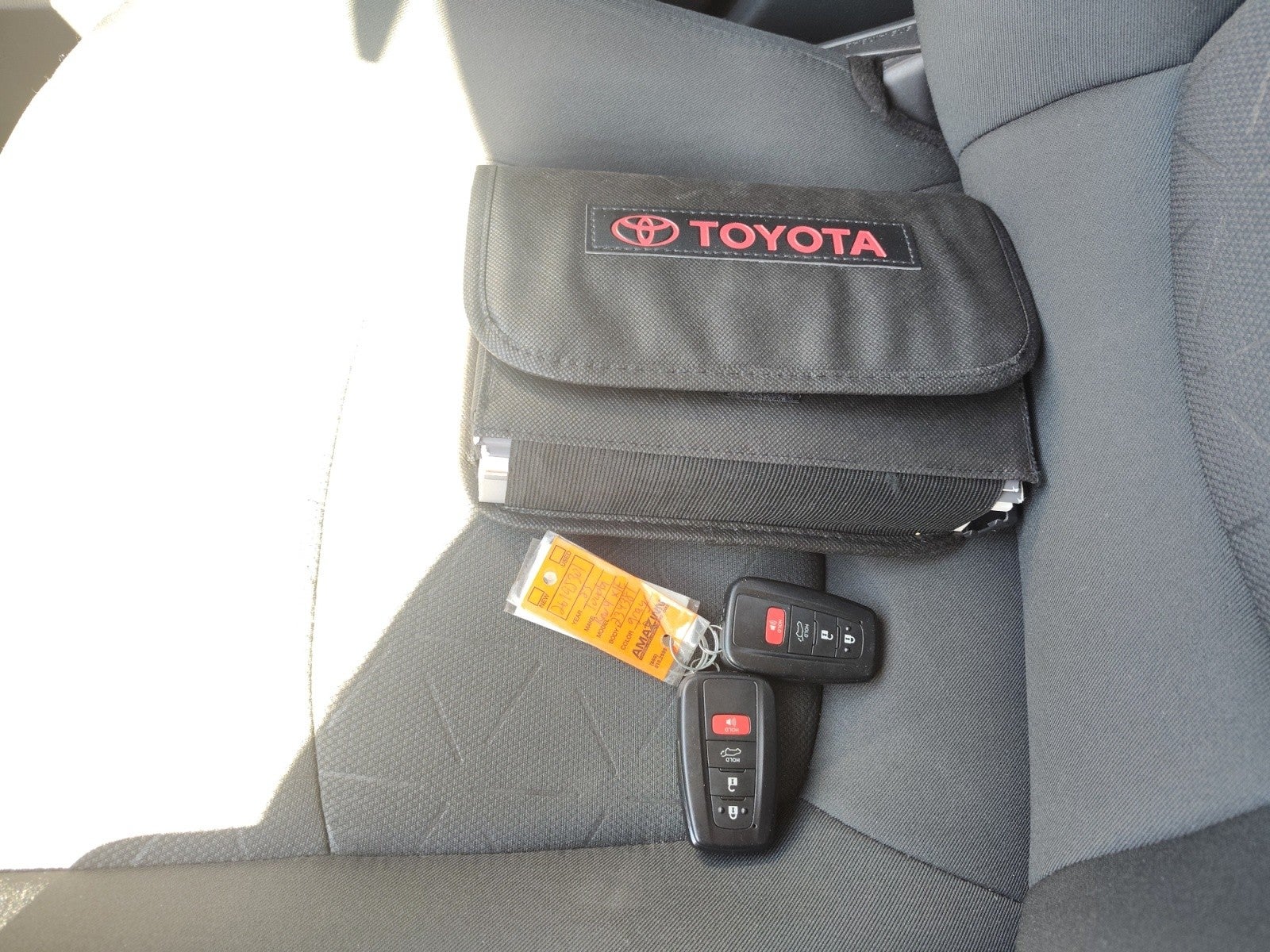 2023 Toyota RAV4 XLE | Moonroof