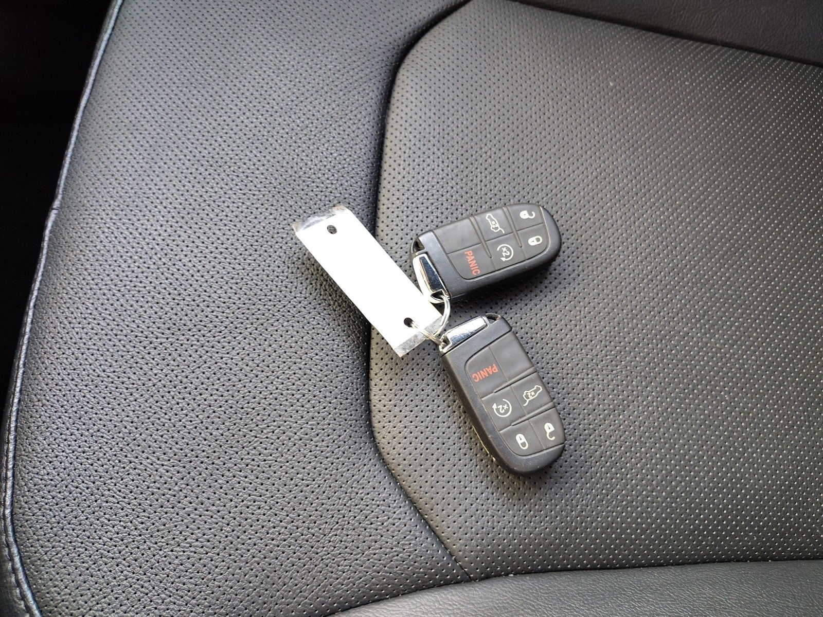 2023 Jeep Compass High Altitude 4x4 | Driver Assist, Elite interior