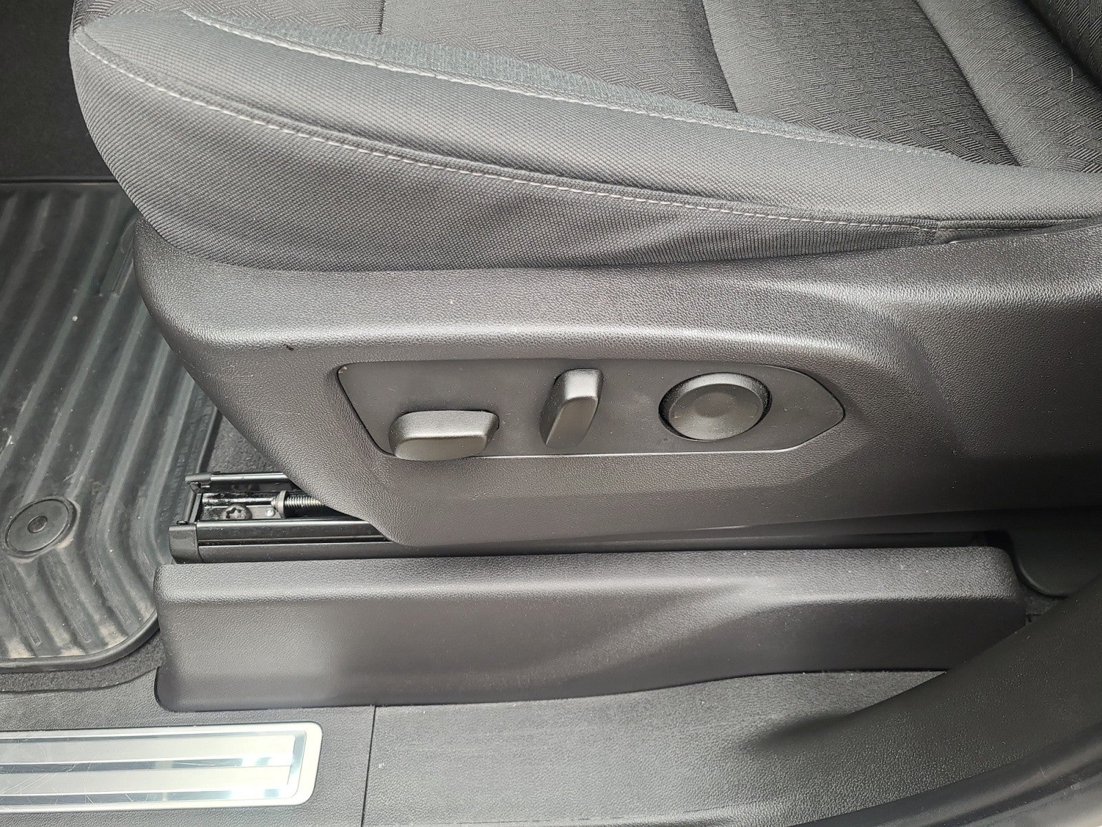 2024 Chevrolet Silverado 1500 4WD Crew Cab LT | 20 Wheel package