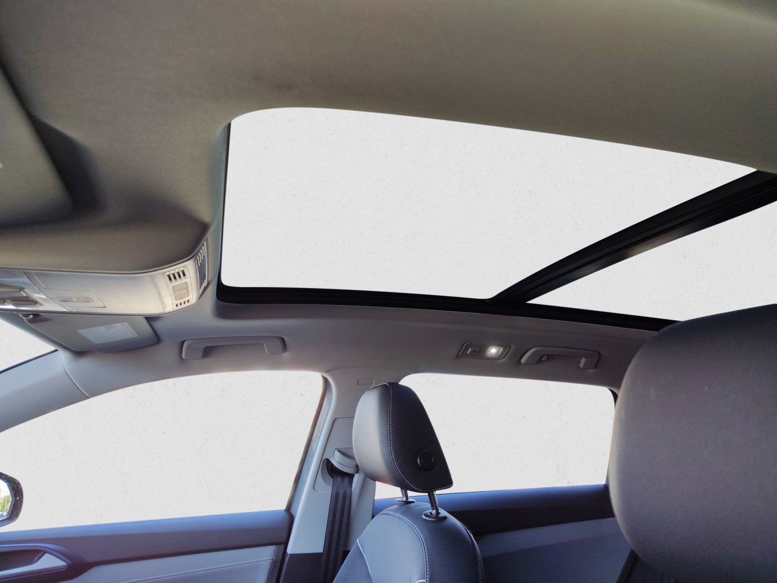 2024 Volkswagen Taos SE 4Motion | Pano Roof