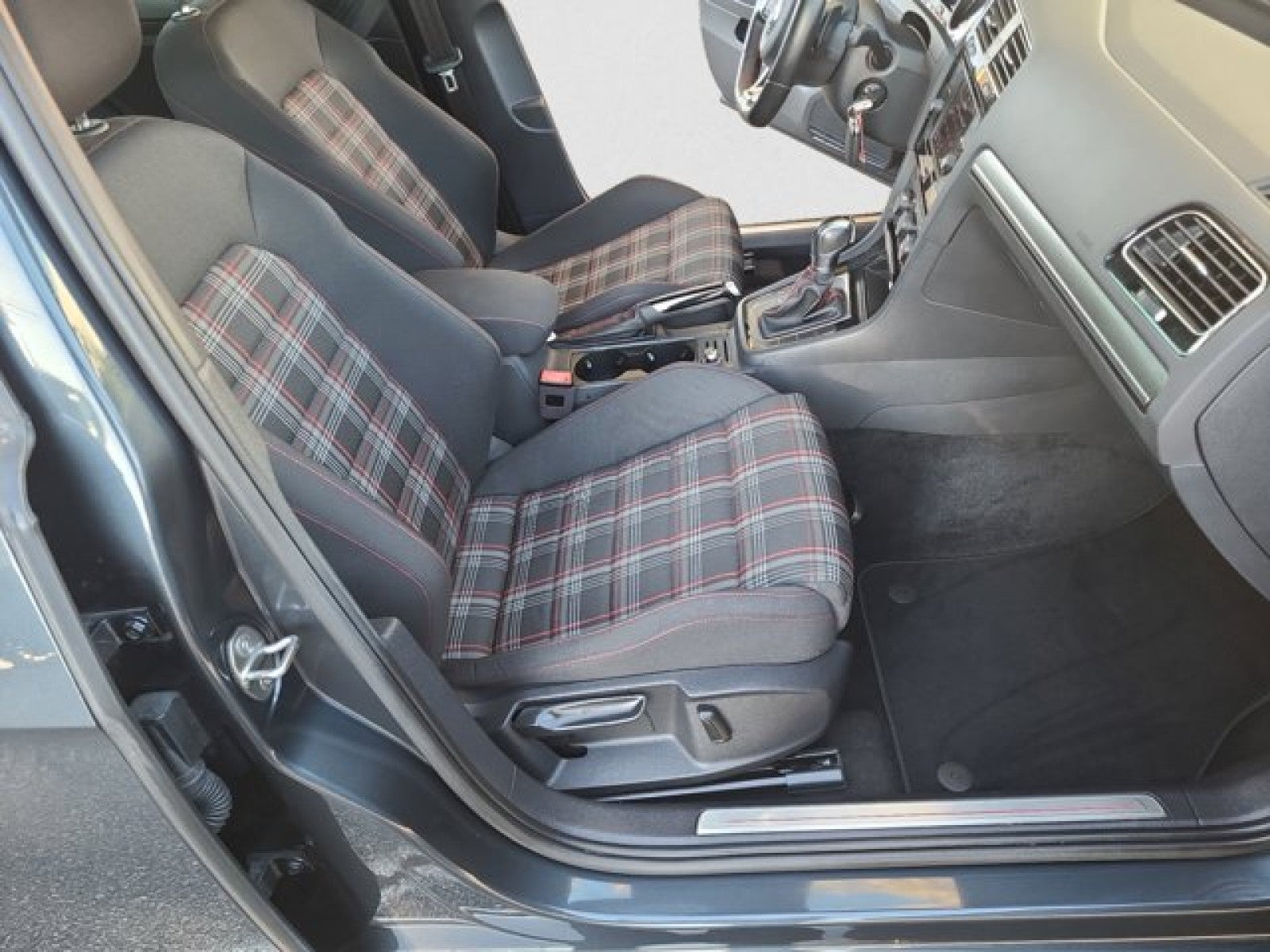 2019 Volkswagen Golf GTI S