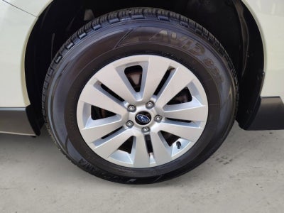 2019 Subaru Outback Premium | Moonroof, Nav