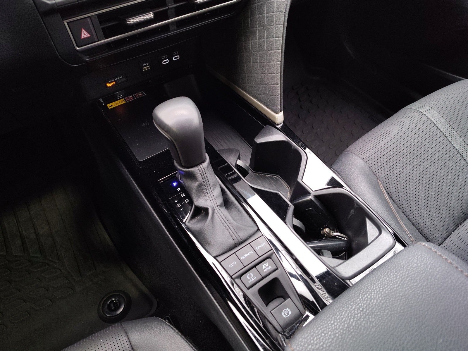 2025 Toyota Camry XLE | Pano Roof