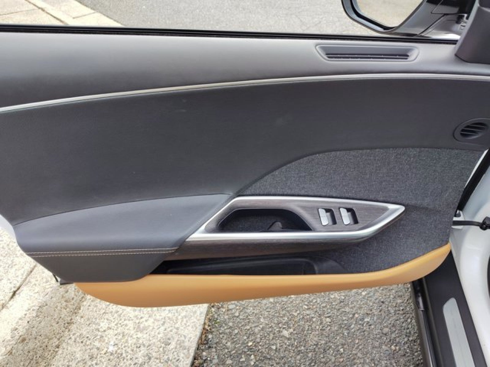 2024 Lucid Air Touring AWD | Tahoe interior, 20 Stealth Wheels