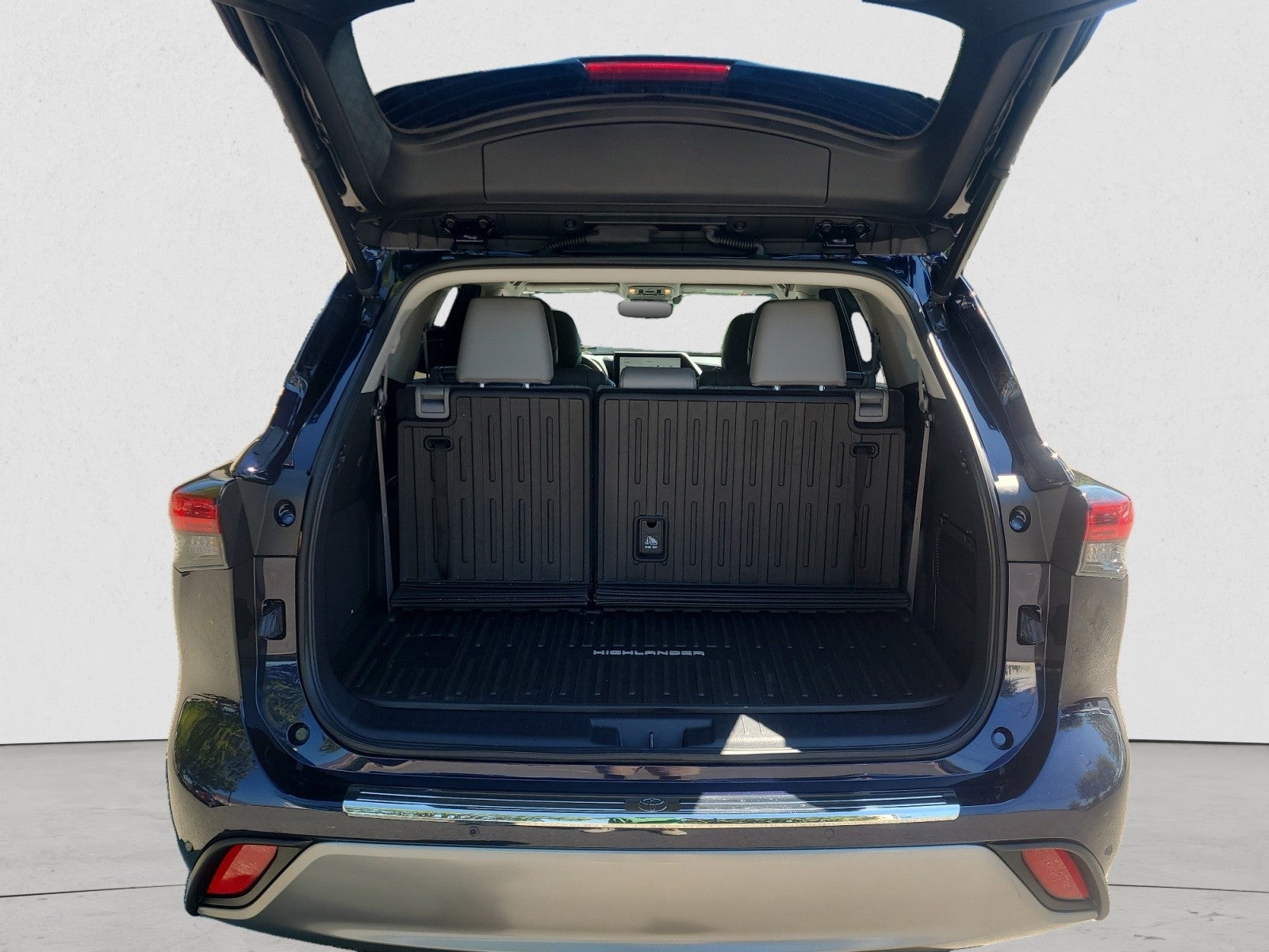 2023 Toyota Highlander Hybrid Platinum AWD