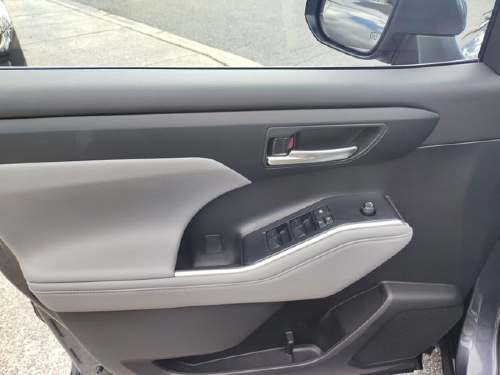 2023 Toyota Highlander XLE AWD