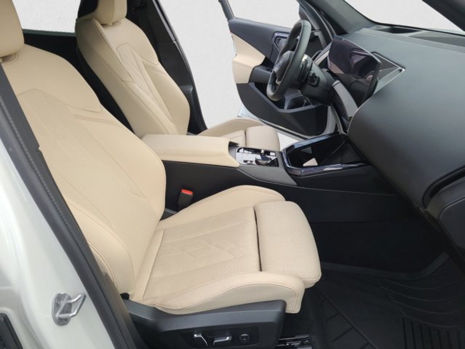 2025 BMW X3 30 xDrive, Drive assist, pearl paint