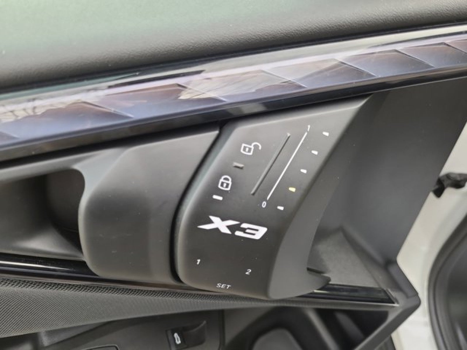 2025 BMW X3 30 xDrive, Drive assist, pearl paint