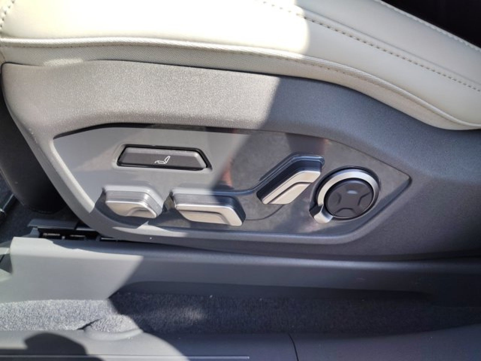 2025 Kia EV9 GT-Line AWD | VIP Seating