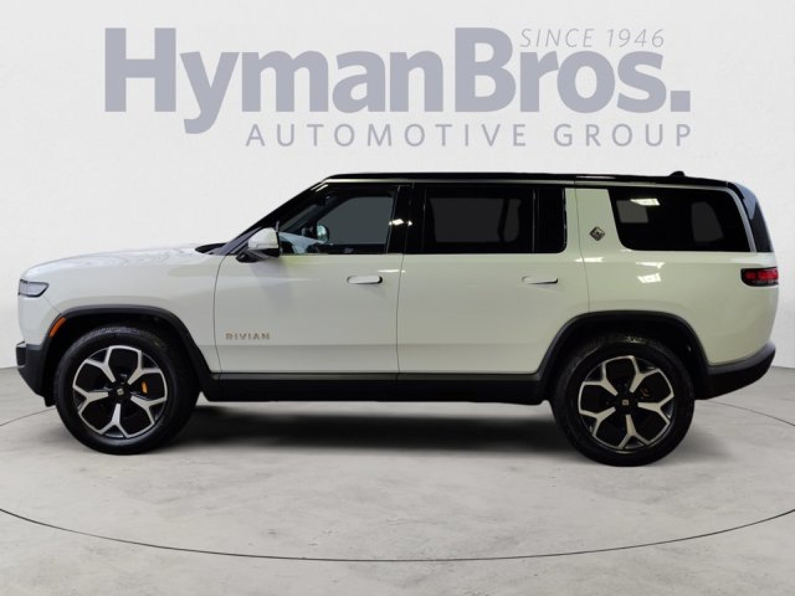 2023 Rivian R1S Adventure Quad-Motor Large Pack