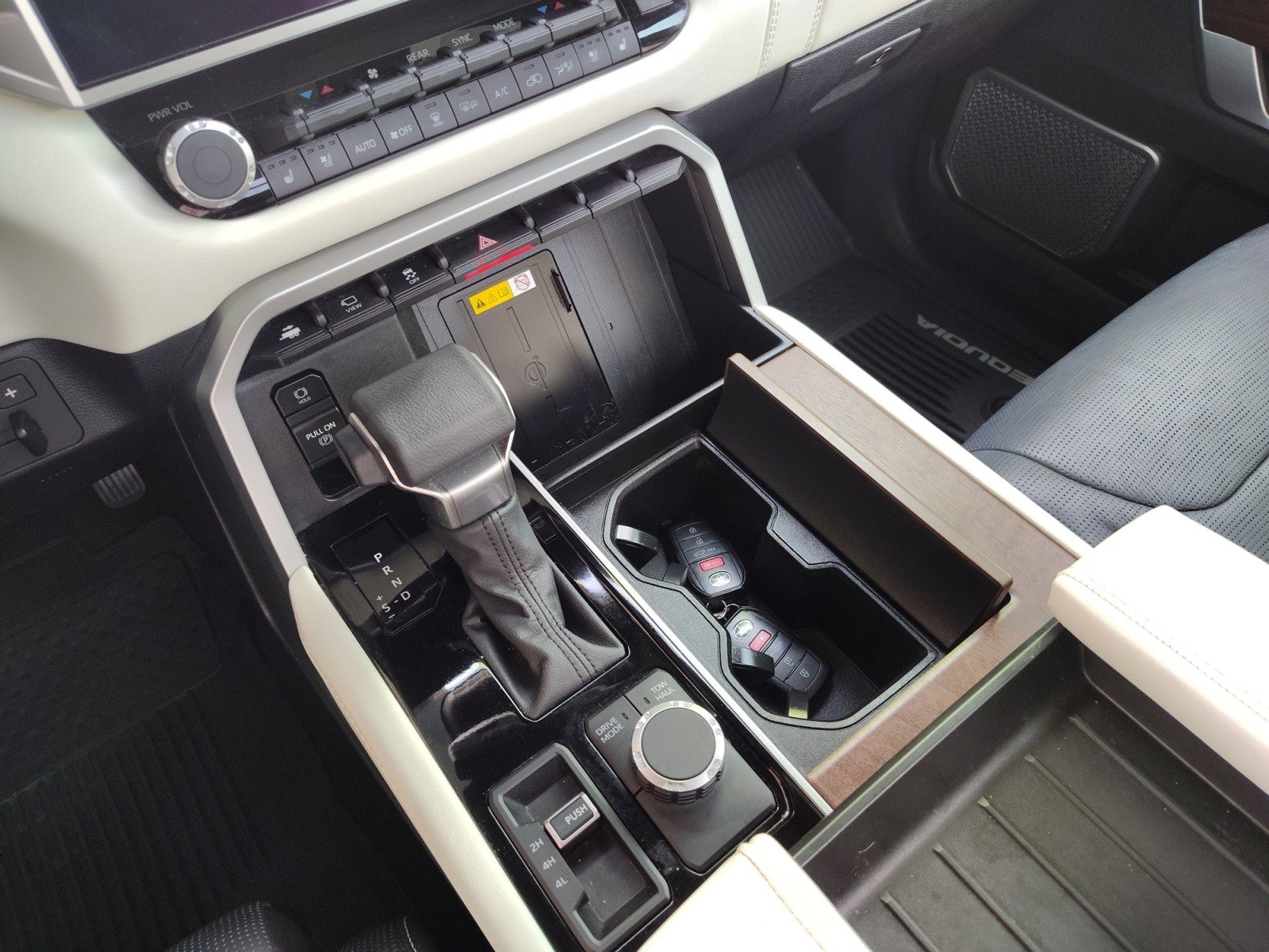 2024 Toyota Sequoia Capstone 4WD