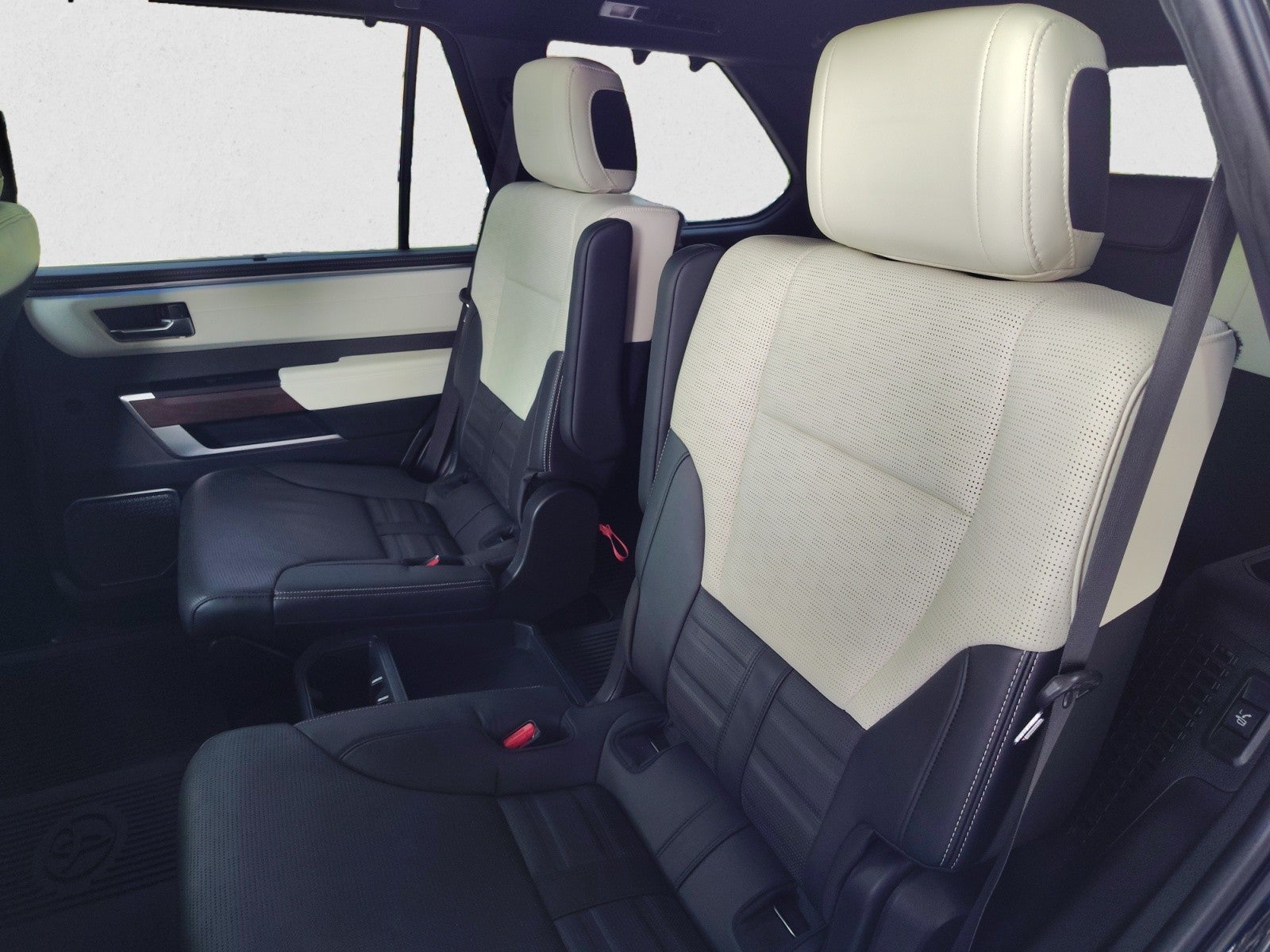 2024 Toyota Sequoia Capstone 4WD