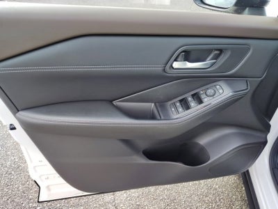 2023 Nissan Rogue SV | Premium Package