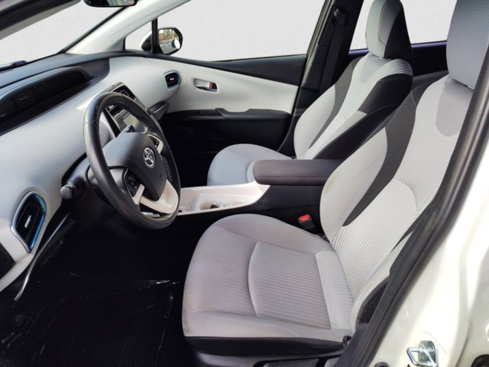 2016 Toyota Prius Three