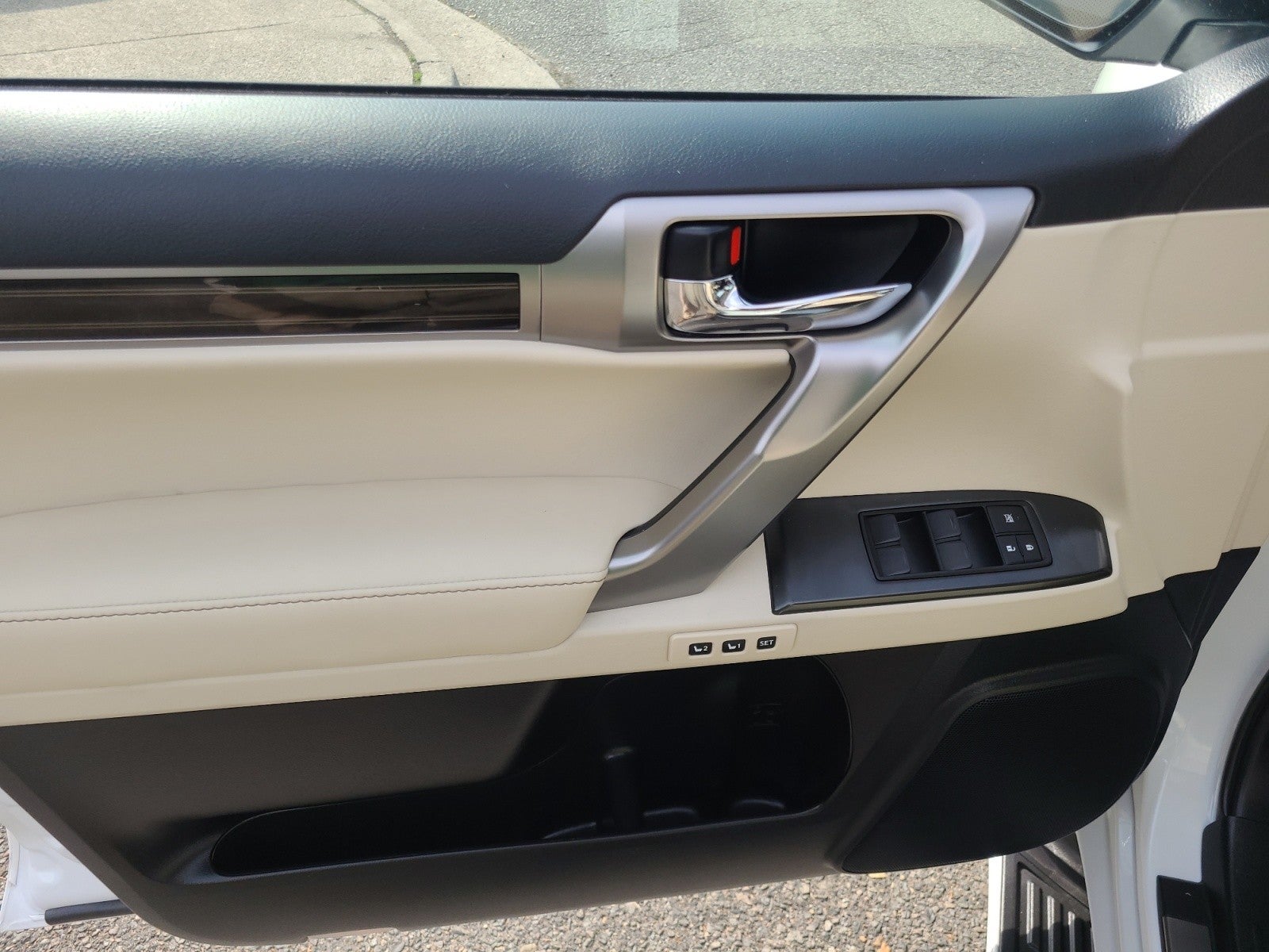 2023 Lexus GX GX 460 Premium 4WD | Captains Chairs