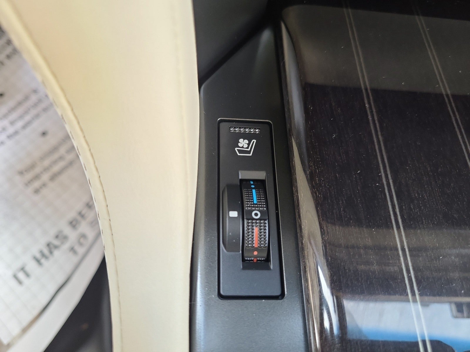 2023 Lexus GX GX 460 Premium 4WD | Captains Chairs