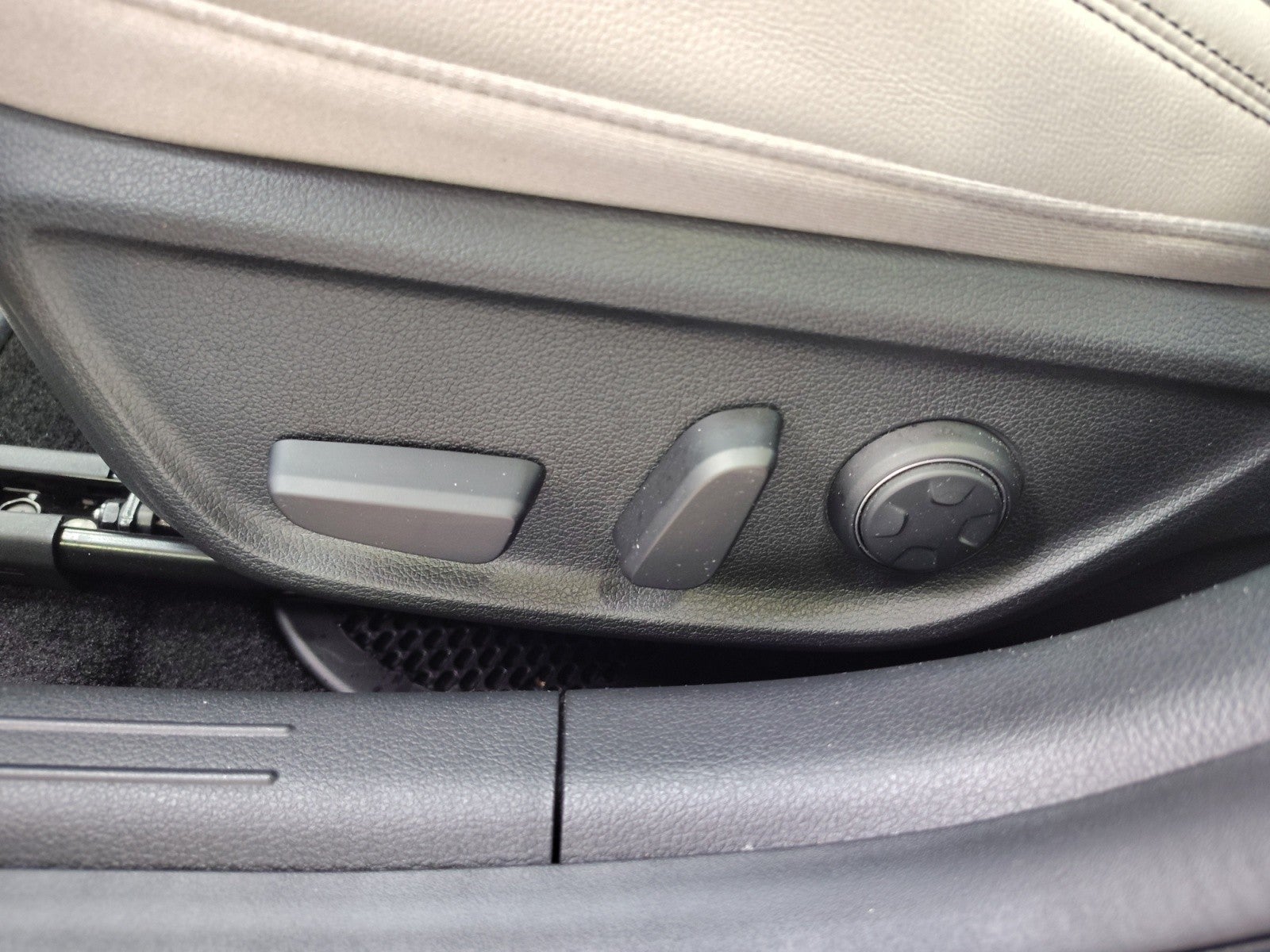 2023 Genesis G70 2.0T AWD | Sport Prestige