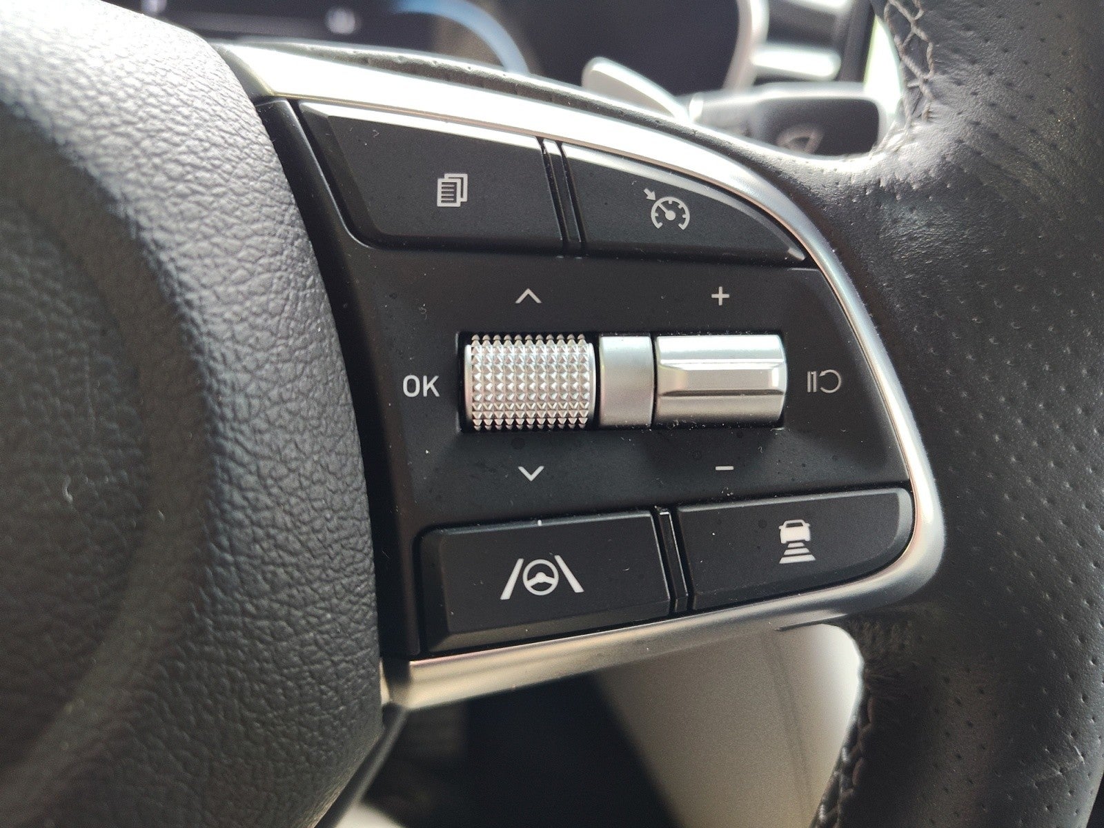 2023 Genesis G70 2.0T AWD | Sport Prestige