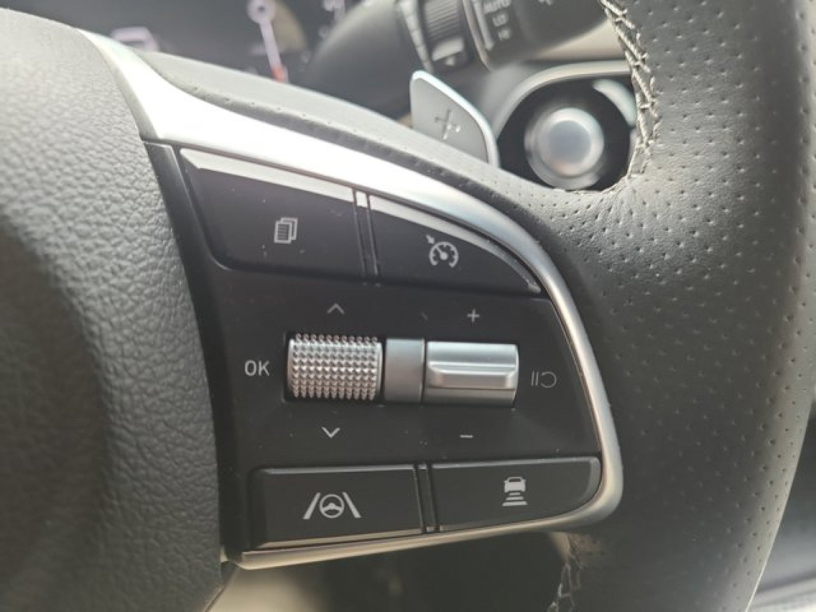 2023 Genesis G70 2.0T AWD | Sport Prestige