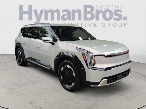 2024 Kia EV9 Land AWD | VIP Seating, Towing Package