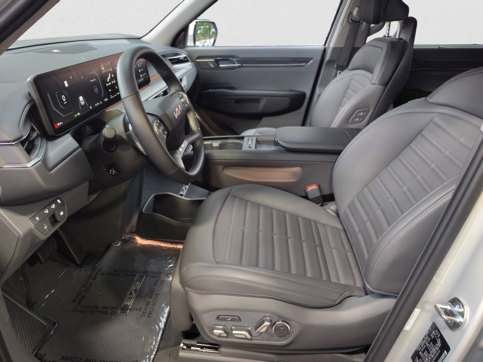 2024 Kia EV9 Land AWD | VIP Seating, Towing Package