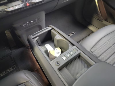 2024 Kia EV9 Land AWD | VIP Seating, Towing Package