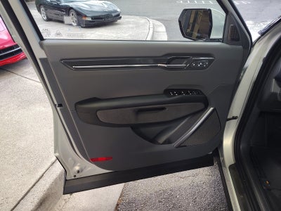 2024 Kia EV9 Land AWD | VIP Seating, Towing Package
