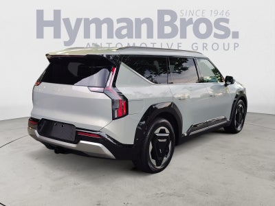 2024 Kia EV9 Land AWD | VIP Seating, Towing Package