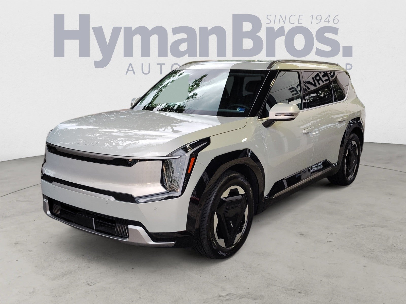 2024 Kia EV9 Land AWD | VIP Seating, Towing Package