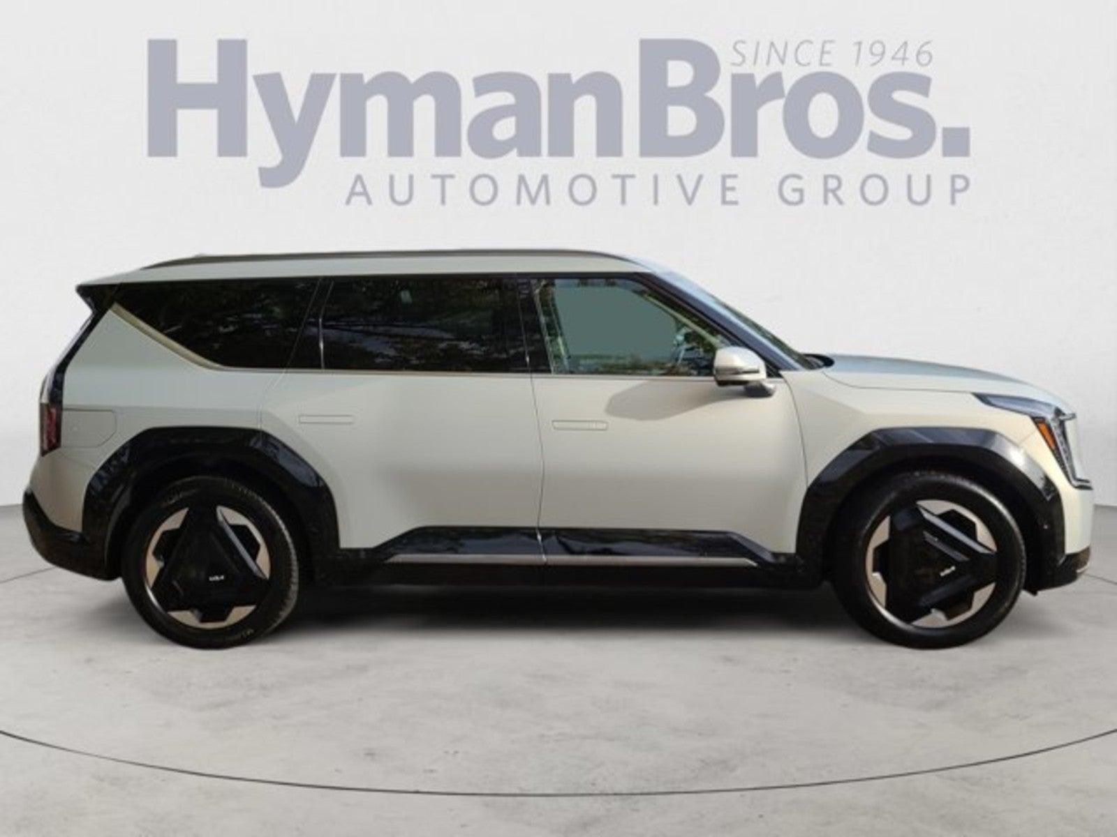 2024 Kia EV9 Land AWD | VIP Relaxation Package